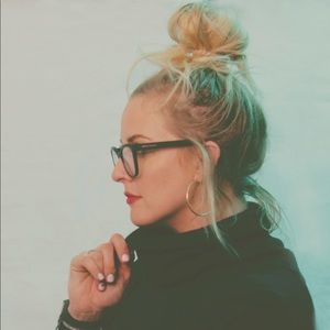 Meet your Posher, Lucy